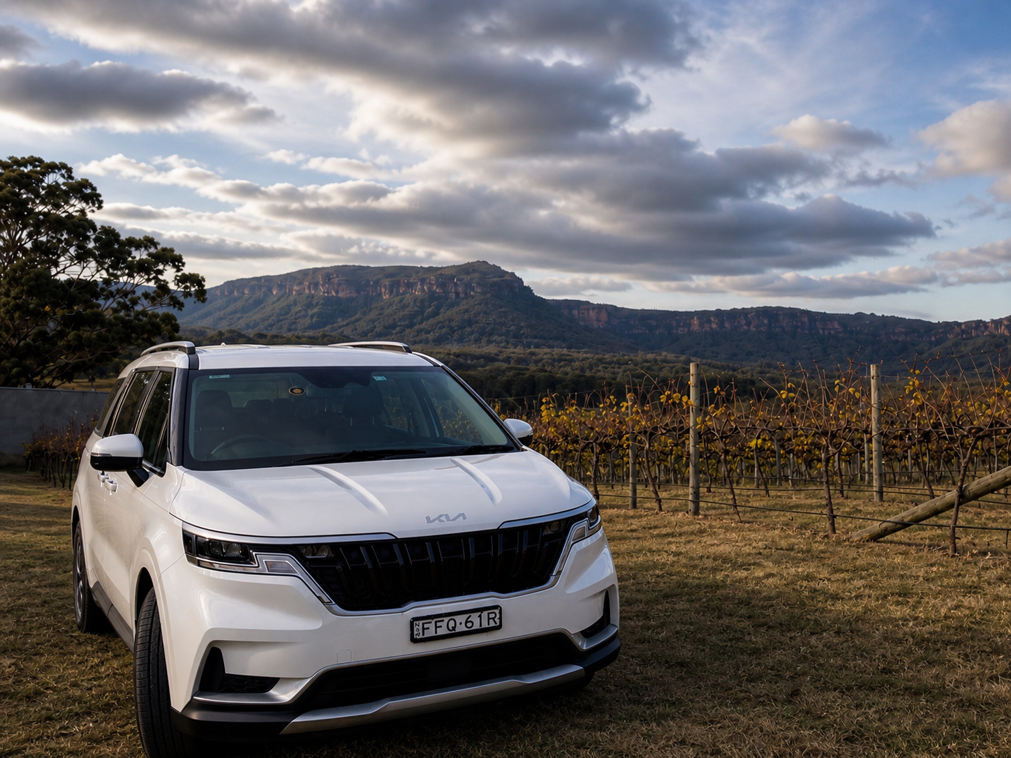 LucasPrivateTransfers Kia Carnival in the Megalong Valley